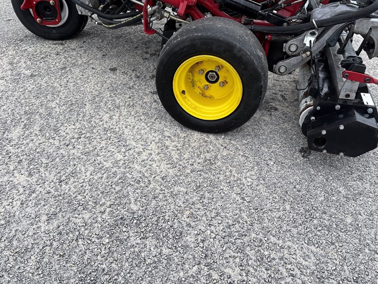 #1058-•-2016-toro-3320-riding-greensmower-199074-image-10