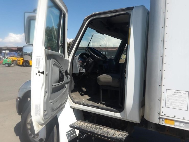 2004-international-durastar-4200-image-14