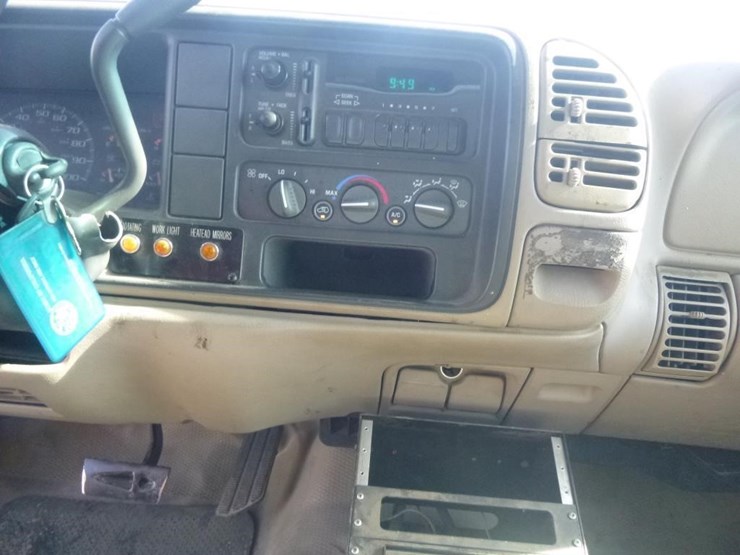 2002-chevrolet-3500hd-image-12