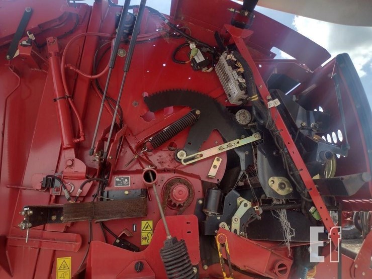 new-holland-roll-belt-450-image-24
