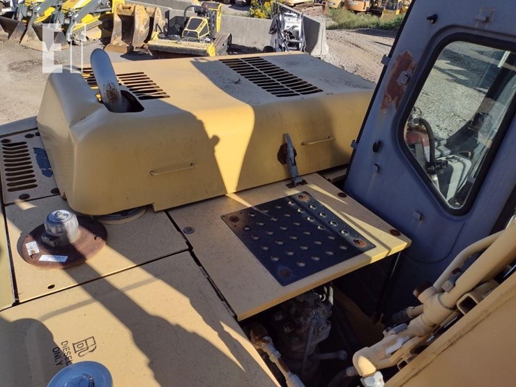 2005-deere-120c-image-30
