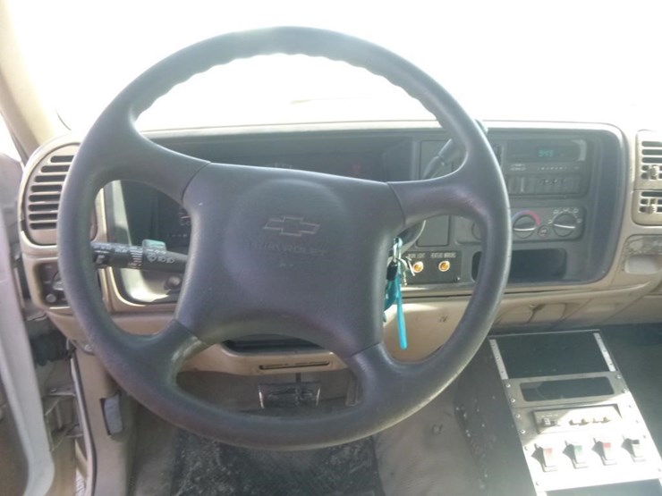 2002-chevrolet-3500hd-image-10