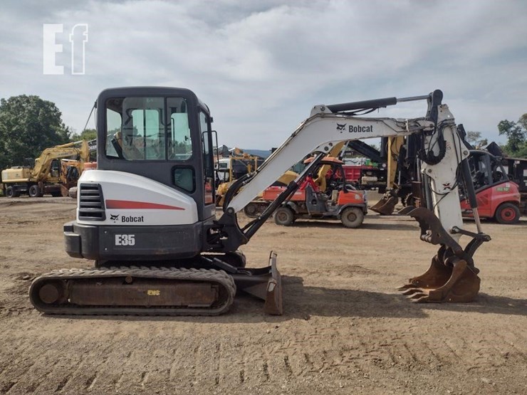 2012-bobcat-e35-image-3