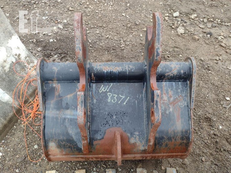 2016-kubota-kx040-4-image-40
