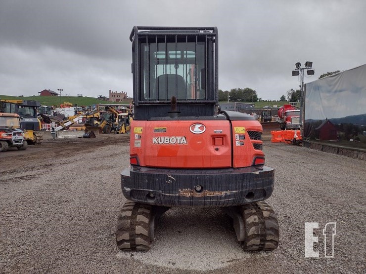 2016-kubota-kx040-4-image-4