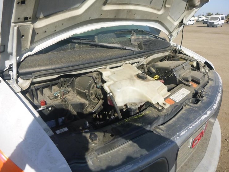 1999-gmc-3500-image-23