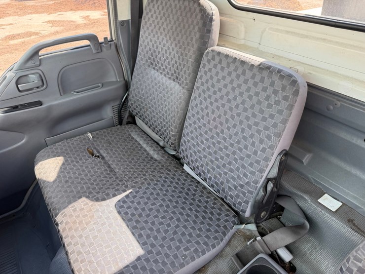 2006-chevrolet-w3500-image-37