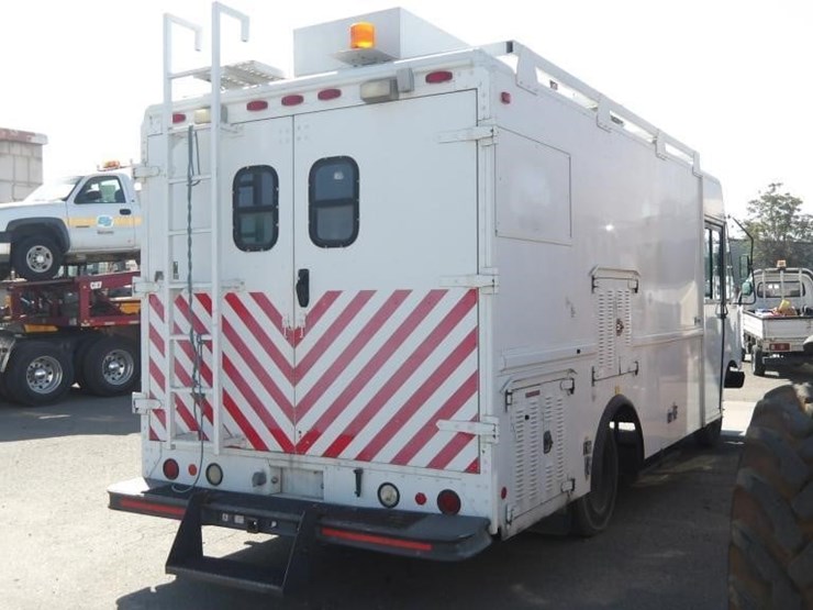 2002-workhorse-p42-image-3