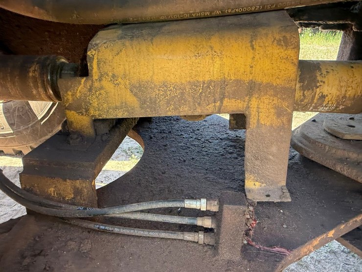 caterpillar-928g-image-72
