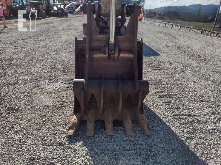 2005-deere-120c-image-36