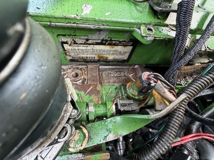 2011-deere-2454d-image-47