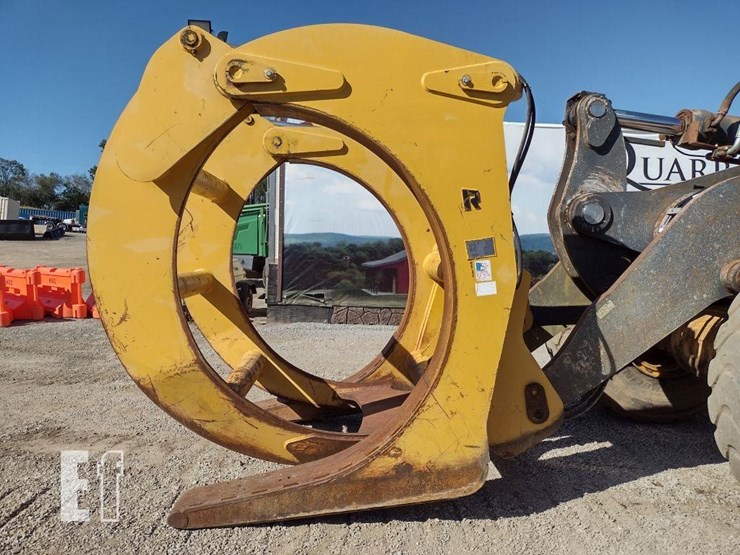 2012-deere-744k-image-47