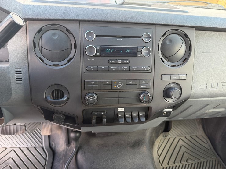 2015-ford-f550-image-43