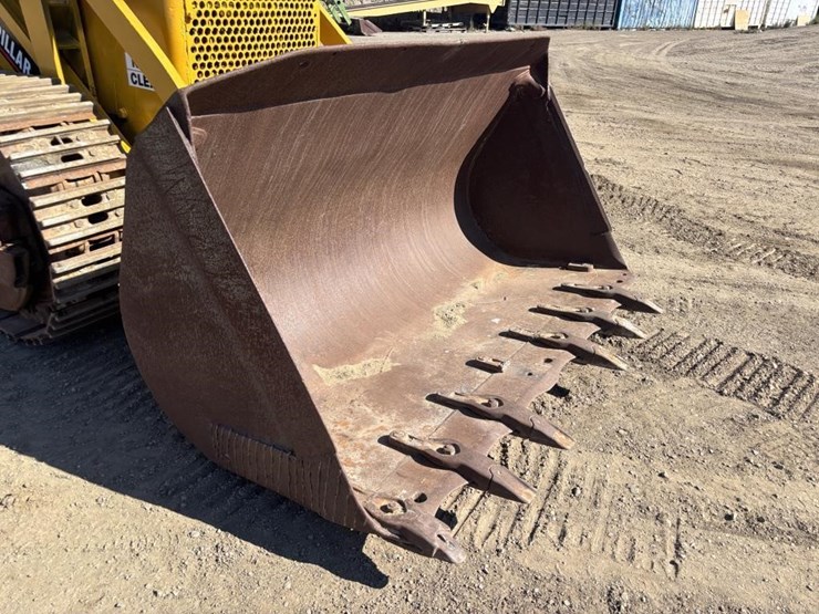 caterpillar-crawler-loader-image-11