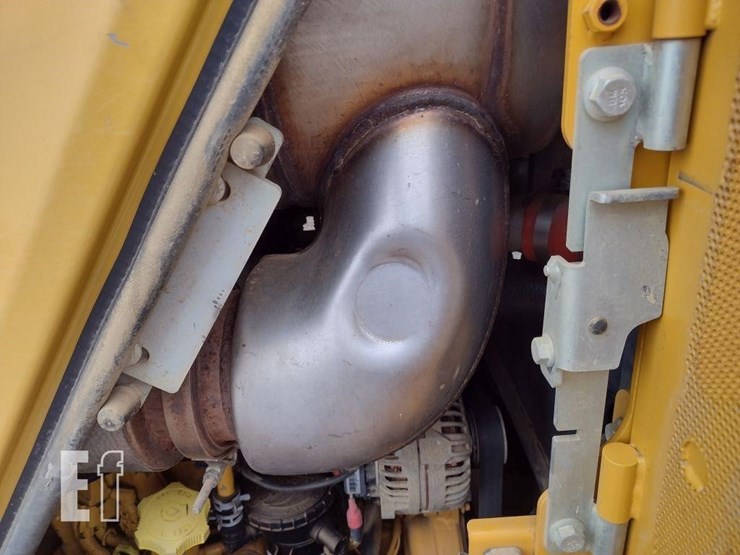2016-deere-850k-image-39