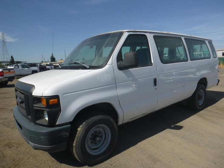 2008-ford-econoline-350-image-1