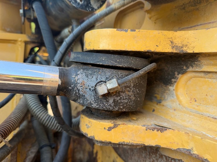 caterpillar-d5k2-lgp-image-70