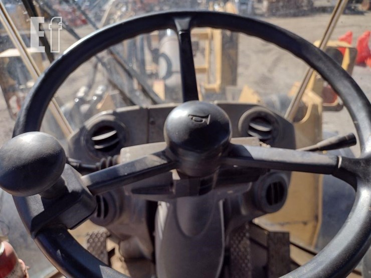 2012-deere-744k-image-11