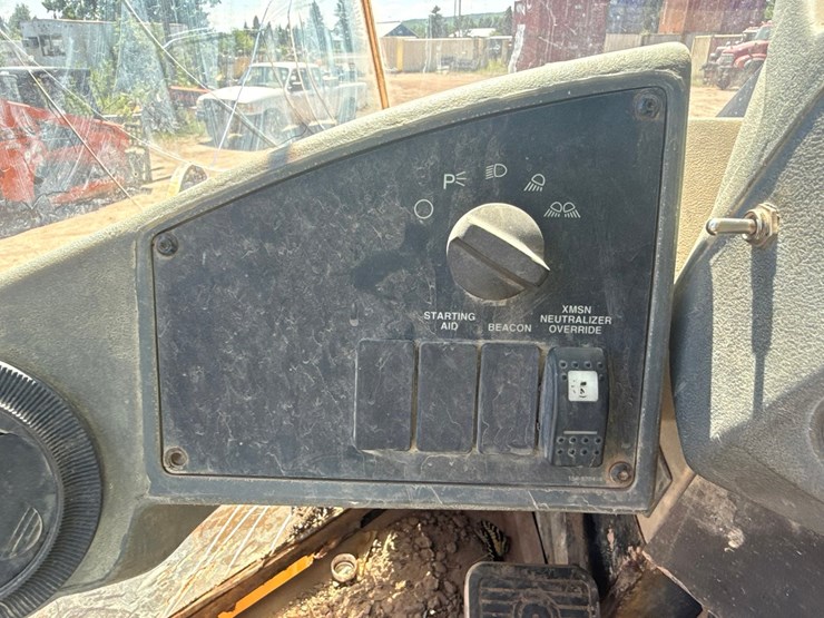 caterpillar-928g-image-97