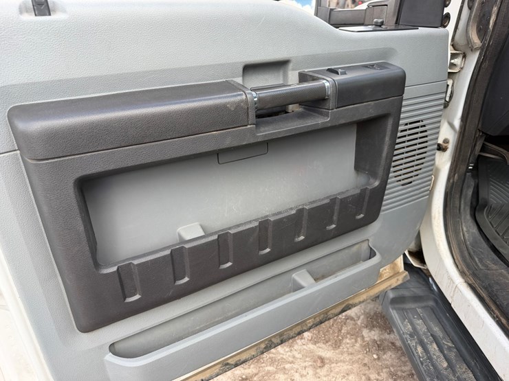 2015-ford-f550-image-37