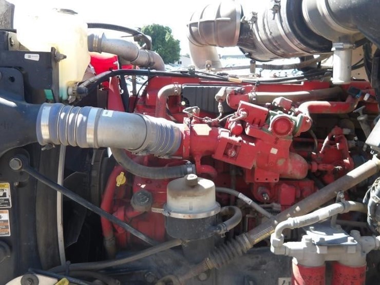2015-peterbilt-365-image-11