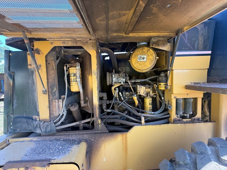 caterpillar-928g-image-37