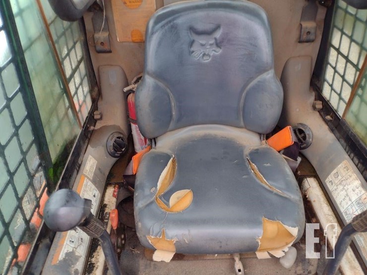 2009-bobcat-s300-image-12