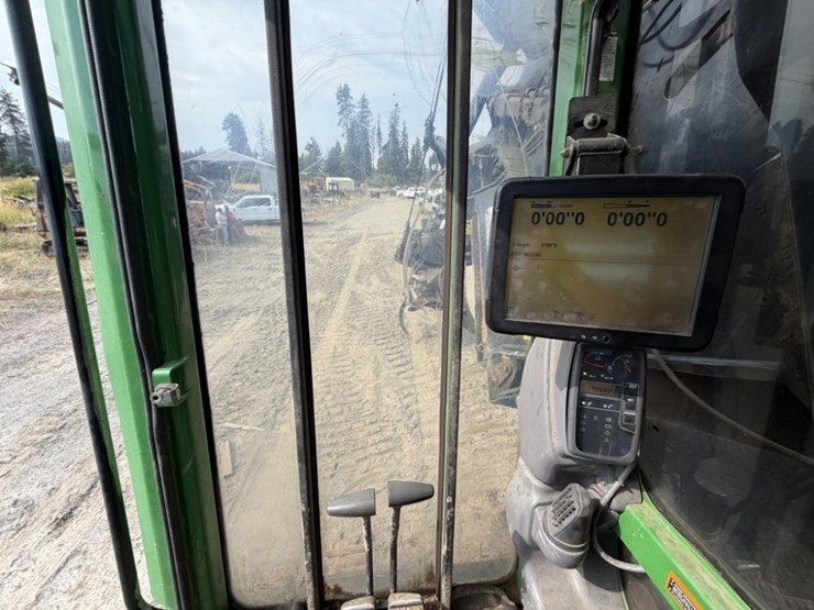 2011-deere-2454d-image-60
