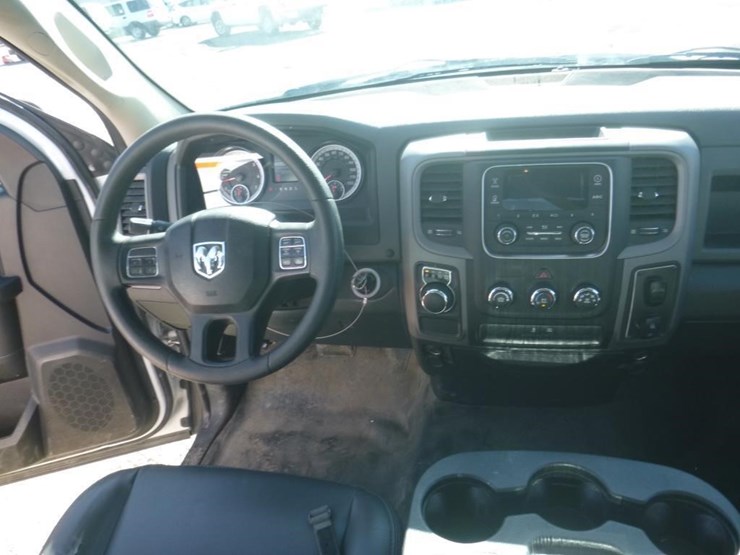 2016-dodge-1500-image-9