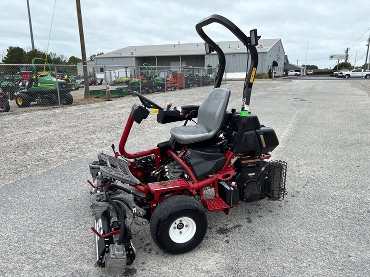 #1058-•-2016-toro-3320-riding-greensmower-199074-image-2