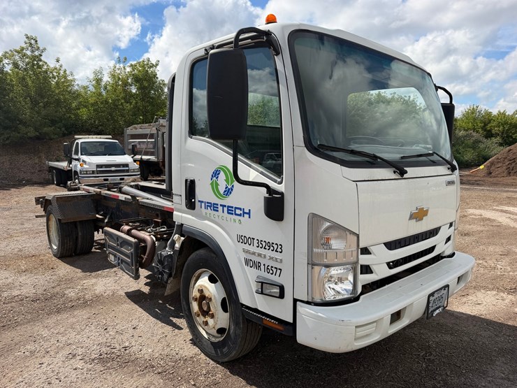 #1617-•-2020-chevrolet-5500xd-roll-off-truck-image-7