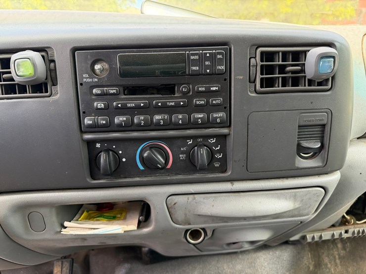 2004-ford-f450-image-32
