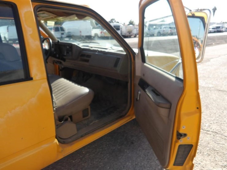1992-gmc-sierra-3500-image-8