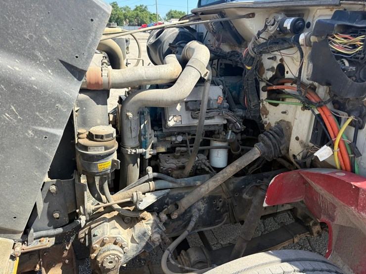 2000-international-4700-image-24