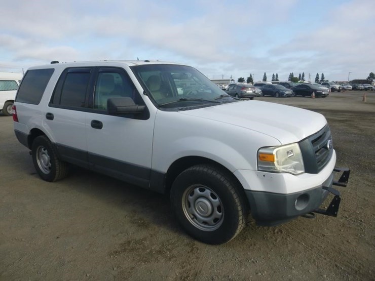 2011-ford-expedition-image-2