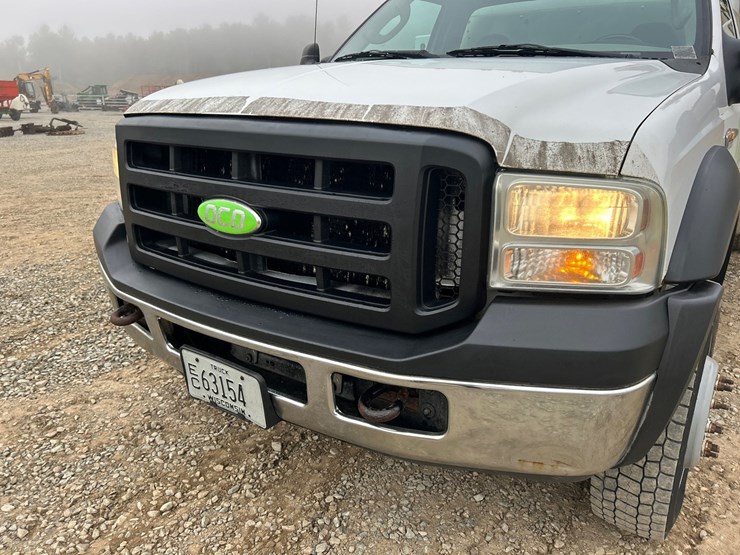 2006-ford-f550-image-9