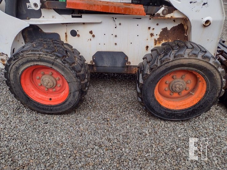 2009-bobcat-s300-image-23