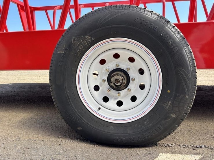 industrias-america-82r-towable-feeder-wagon-image-13