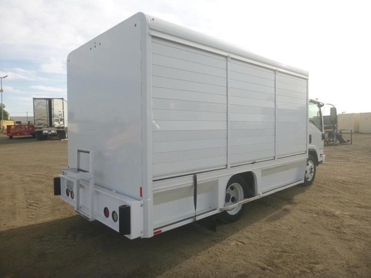 2017-chevrolet-5500-beverage-truck-image-3
