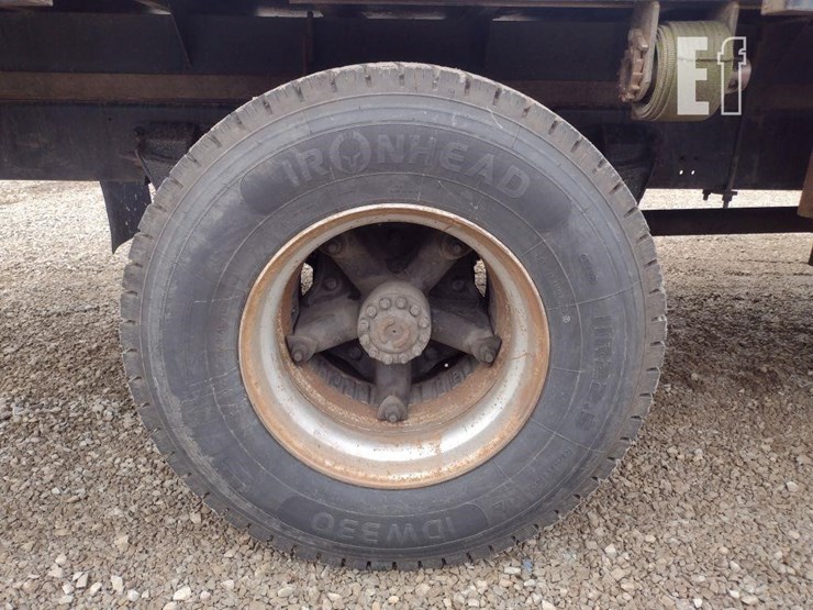 1993-ford-f700-image-31