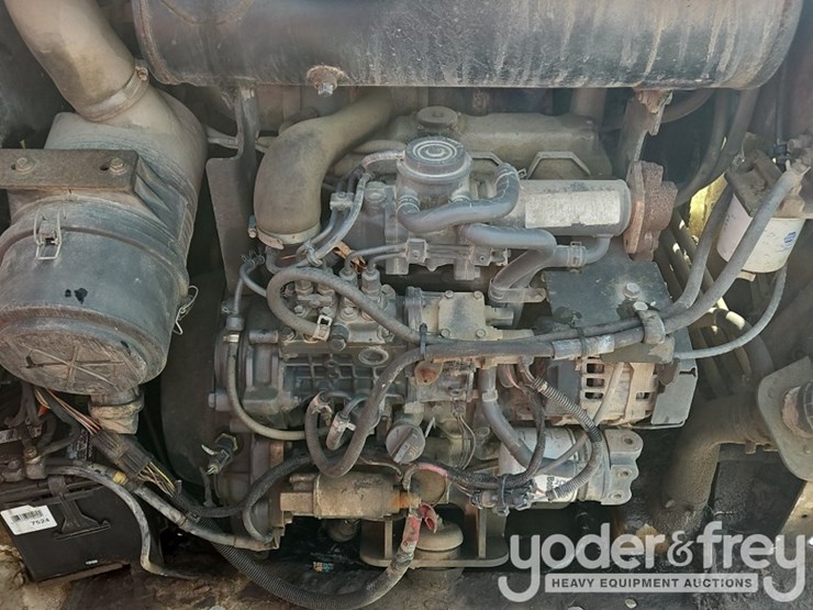 2013-bobcat-t590-image-20