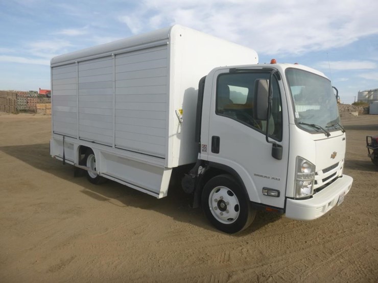 2017-chevrolet-5500-beverage-truck-image-2