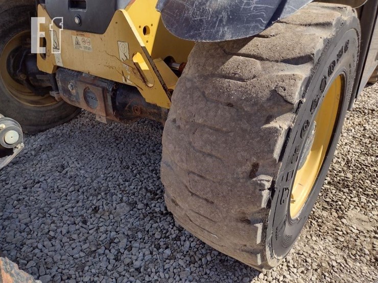 2011-caterpillar-th255-image-17