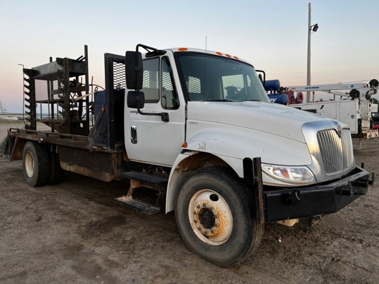 2013-international-durastar-4300-image-3