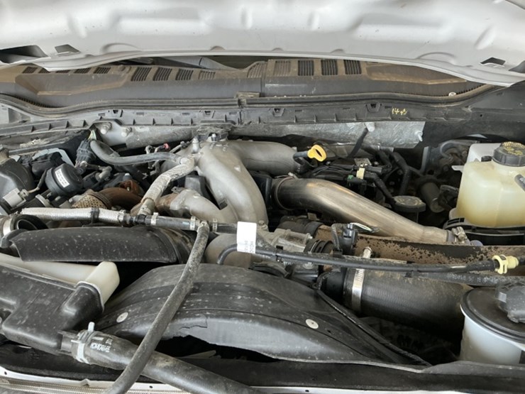 2022-ford-f550-image-10