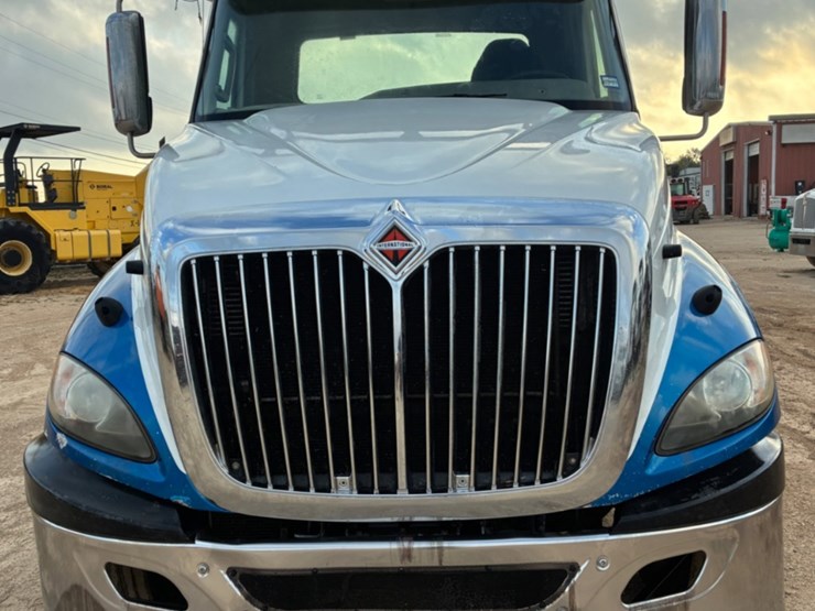 2016-international-prostar-image-2