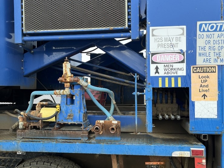 2009-peterbilt-367-image-22