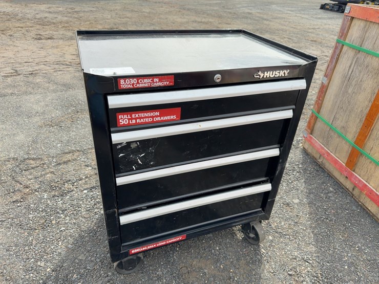 husky-rolling-toolbox-image-1