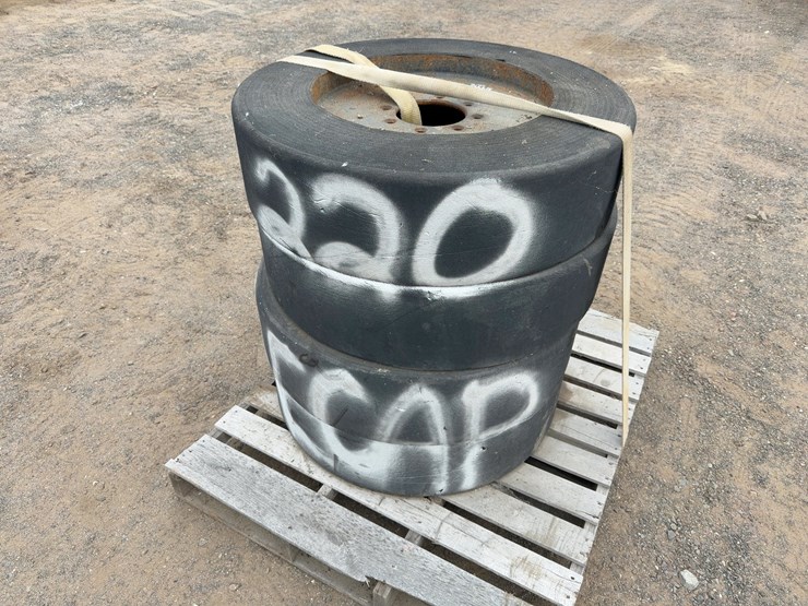 (4)-solid-skid-steer-tires-image-3