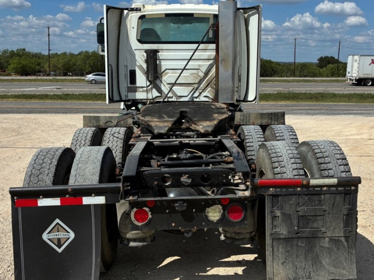2017-international-prostar-image-5